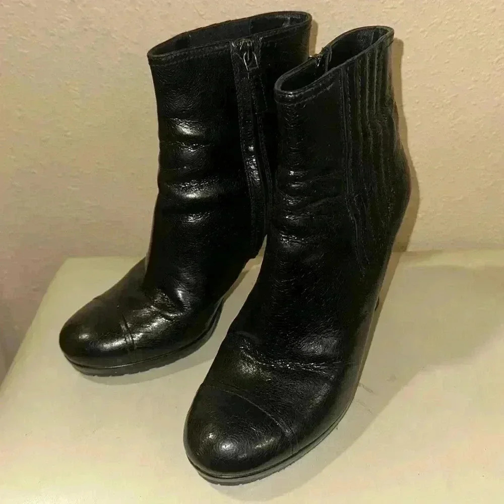 Prada ankle boots size 37. Size 6.5 - Picture 1 of 9